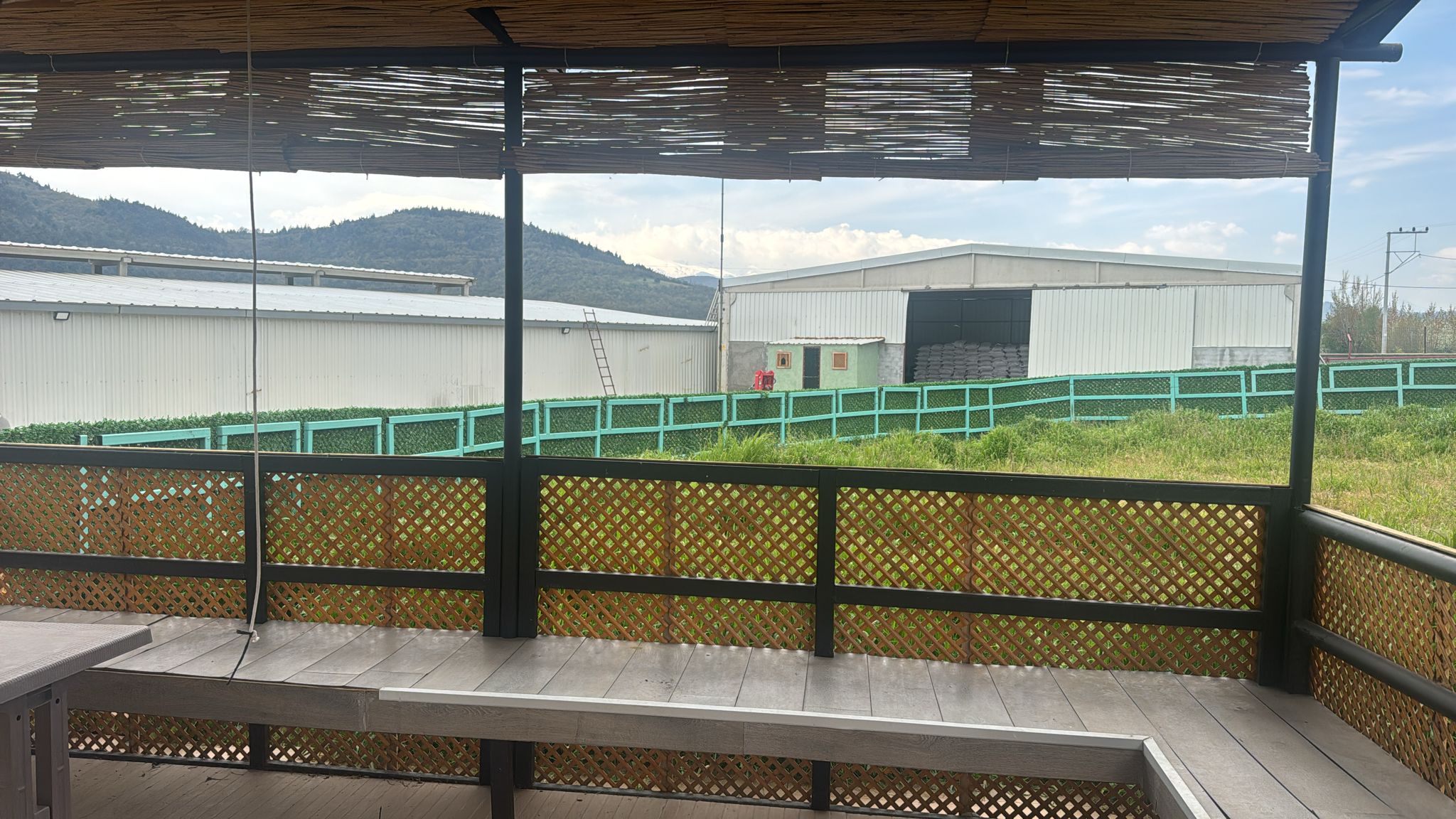 Çardaktan Tesise Manzara